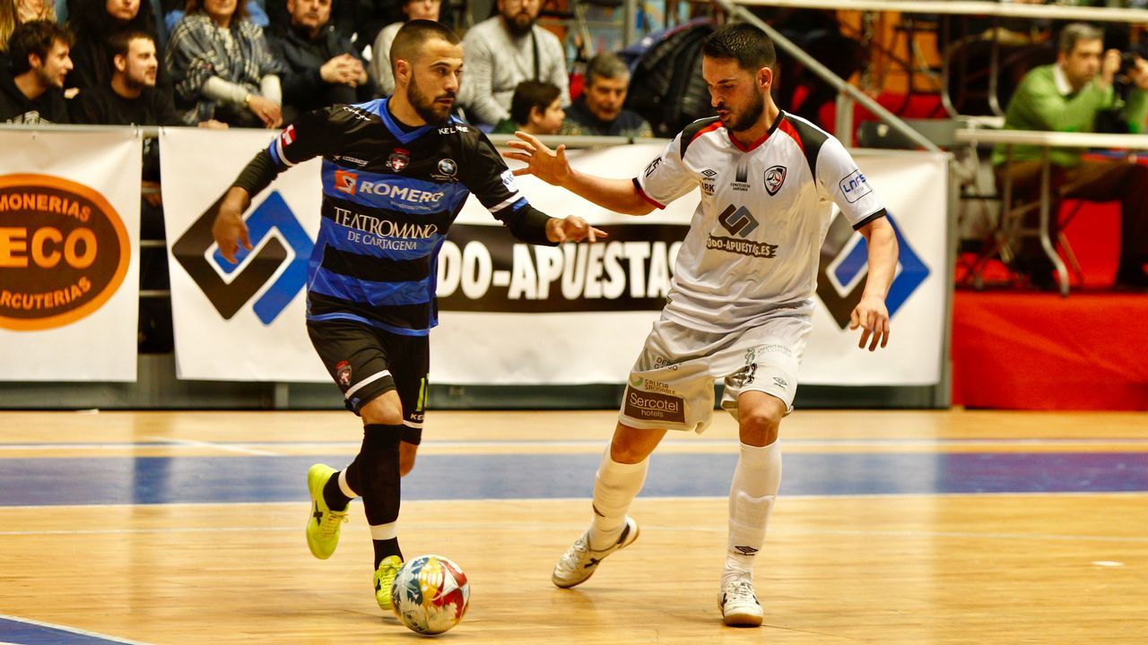 Santiago Futsal sale del descenso y mete a O Parrullo Ferrol. Sin cambios por arriba Santiago Futsal sale del descenso y mete a O Parrullo Ferrol. Sin cambios por arriba