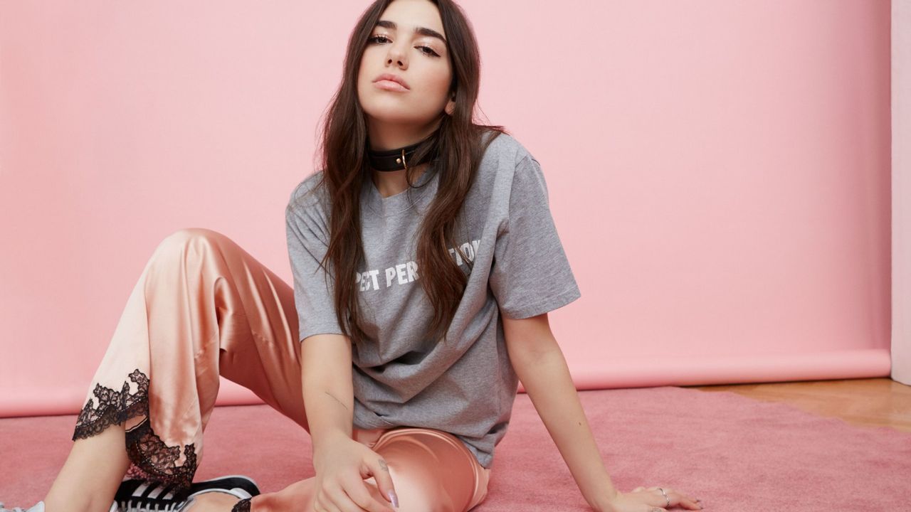 2019 year - Sabemos qué sujetador deportivo lleva Dua Lipa 2019 year