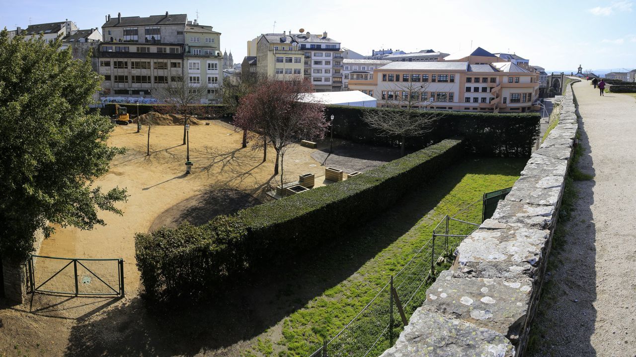 El Concello ha destinado 50.000 euros a la mejora del de As Estantígas, junto a la Muralla