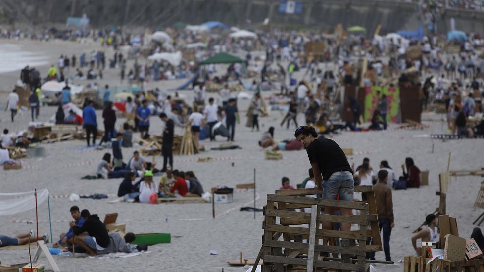 AMBIENTE EN LA PLAYA DE RIAZOR EN SAN JUAN