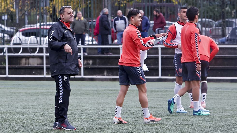 Entrenamiento del Pontevedra CF en A Xunqueira