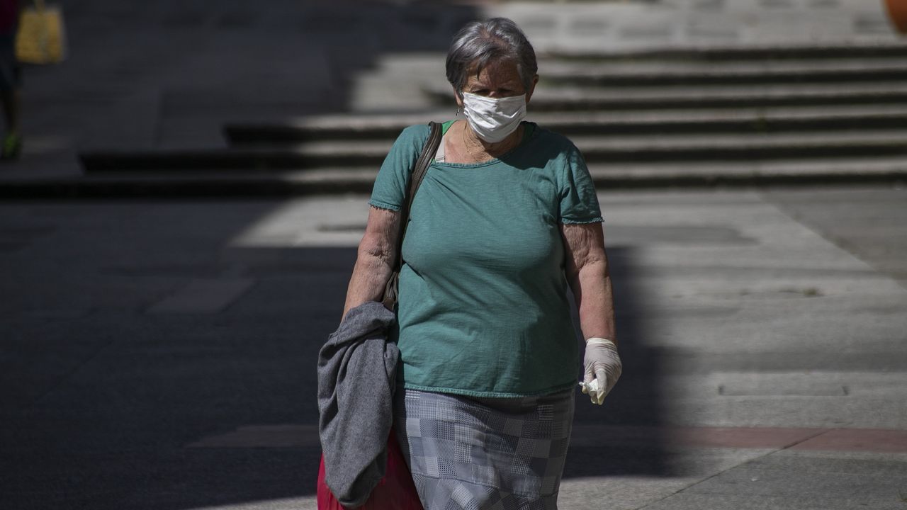 Primer día de uso obligatorio de mascarillas en Barbanza