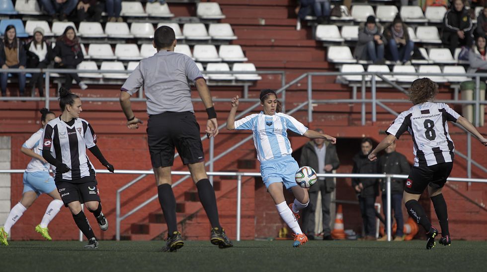 Imagen del partido celebrado el domingo en el campo de la Leyma entre Victoria y Orzán, con victoria aurinegra (1-2)