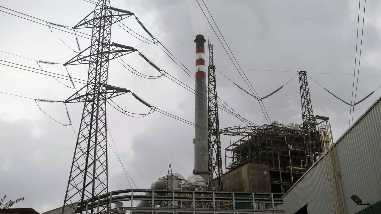 Concentraci�n en Riosa para condenar las amenazas a los concejales de IU.Central t�rmica que Iberdrola tiene en Lada (Langreo)