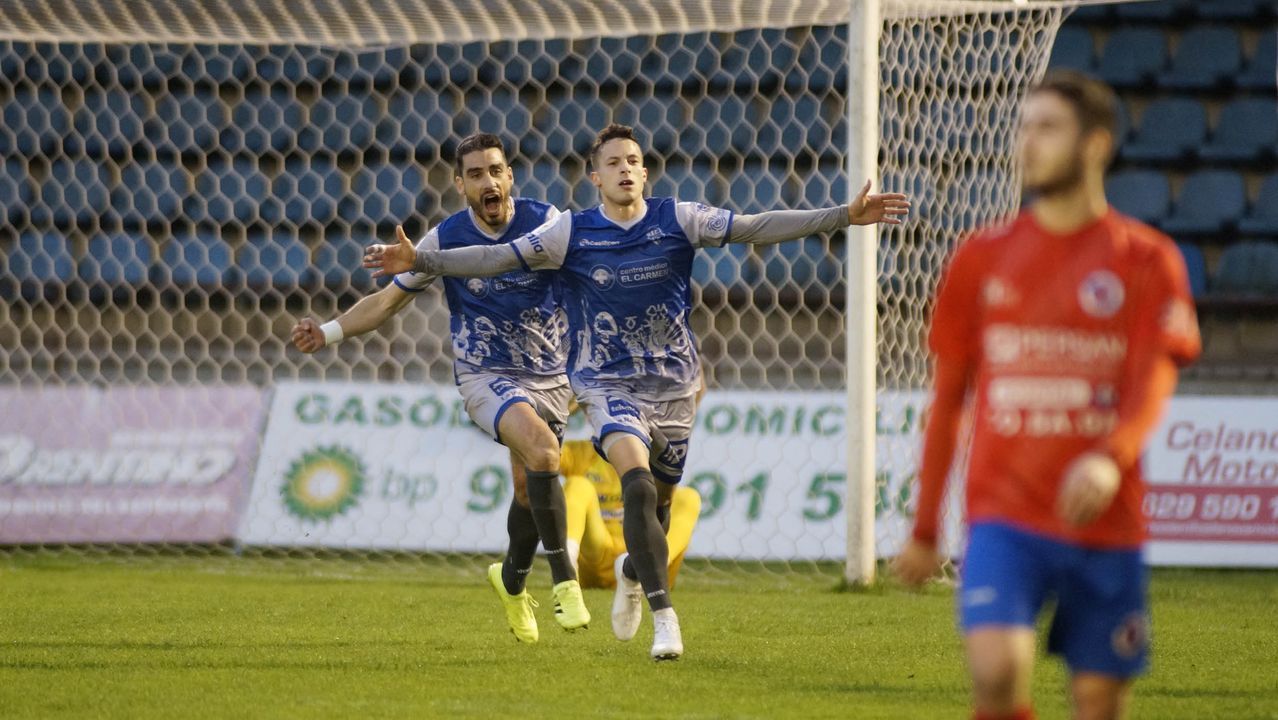 Ambiente de gala en el derbi del fútbol ourensano.La pugna entre la UD Ourense y el Ourense CF fue toda una fiesta del balompié provincial