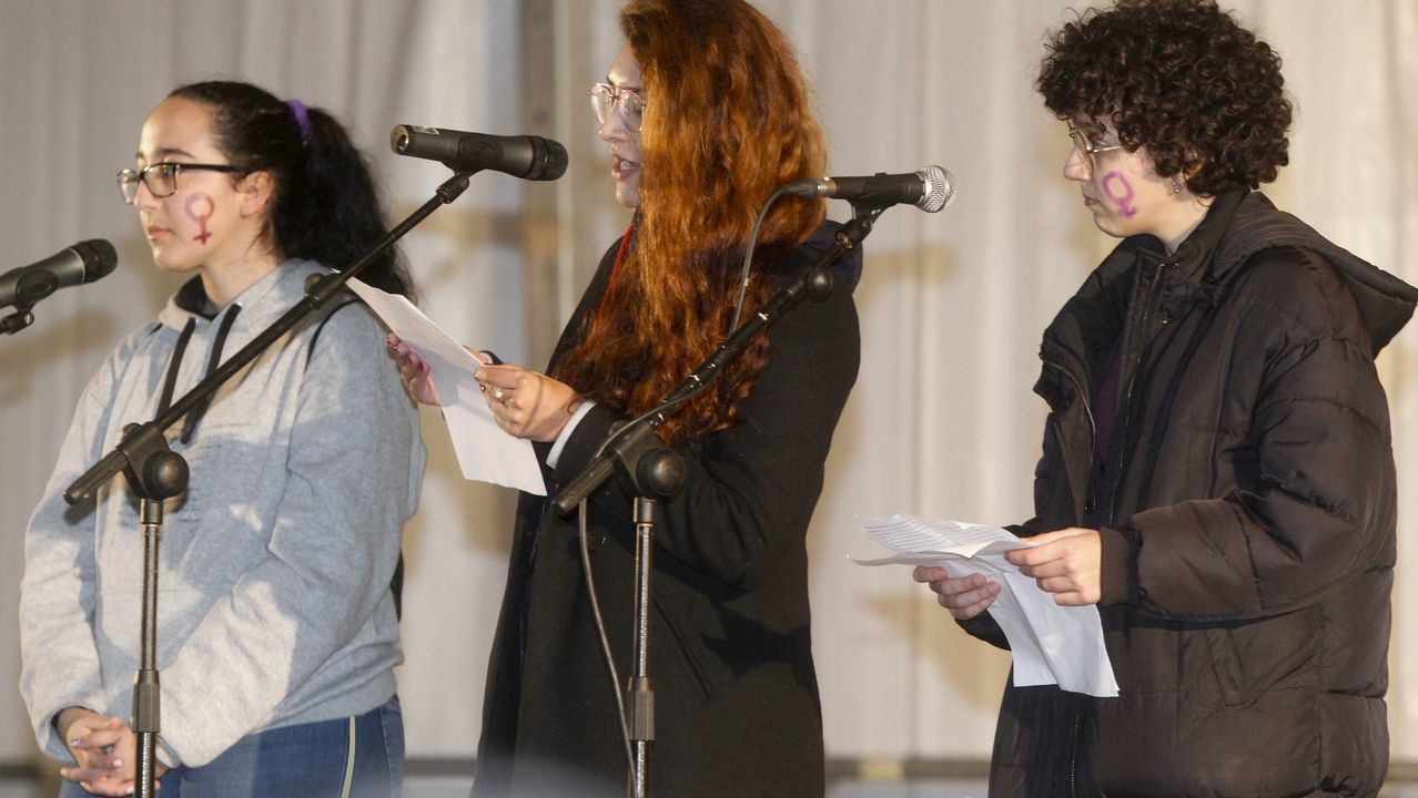 Los participantes en la concentración de Ferrol