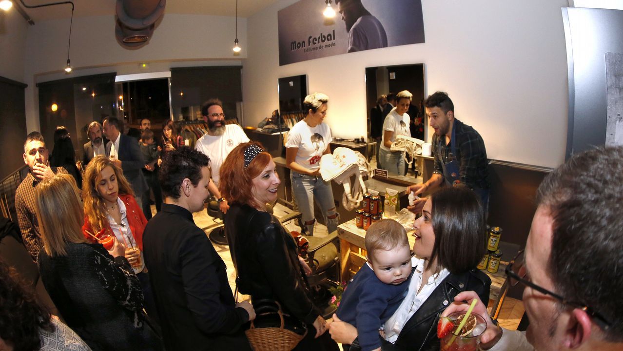 Los m�s peque�os de Ribeira celebraron el D�a del �rbol.Clara Millares, en el mismo instante en que los �rbitros la declararon vencedora