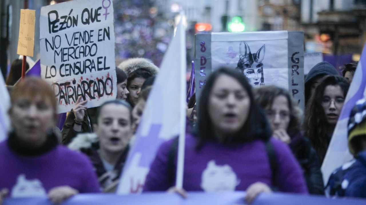 Los participantes en la concentración de Ferrol