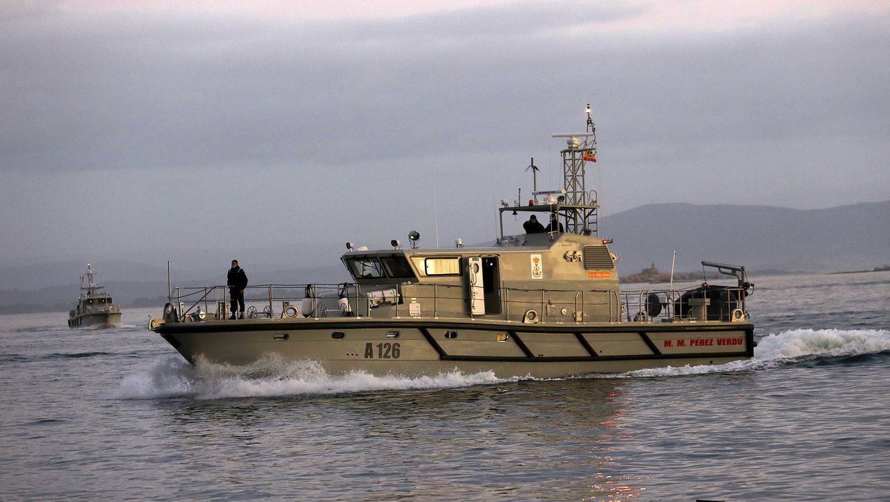 PATRULLERAS DE LA ARMADA ESPAÑOLA ENTRANDO EN EL CLUB NAUTICO DE RIBEIRA