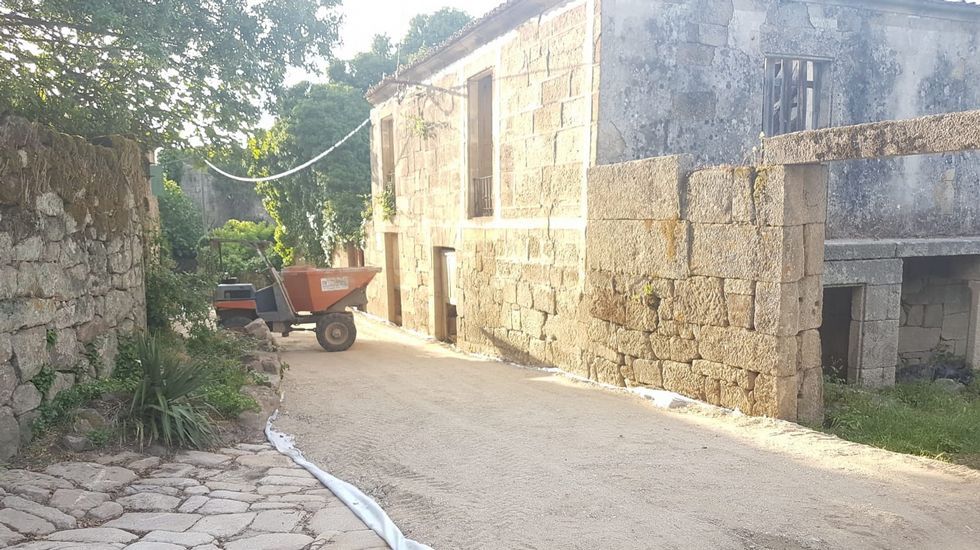 El diá después a la explosión mortal en Tui