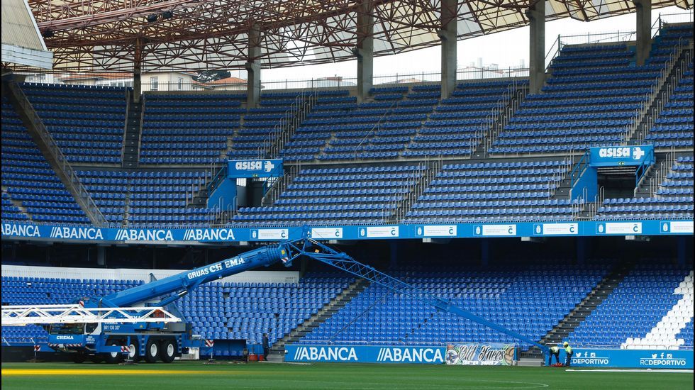 Arreglos en la cubierta del estadio de Riazor