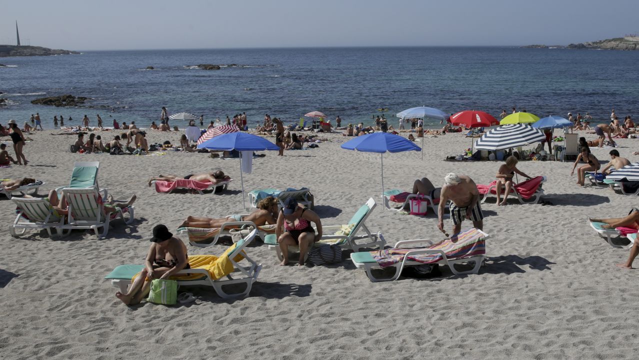 DÍA DE CALOR EN LA PLAYA DE RIAZOR