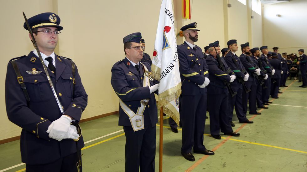 El EVA 10 celebra la festividad de su patrona la Virgen de Loreto con un acto militar