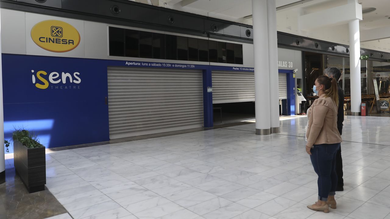 Gente también en otro centro compostelano, en As Cancelas