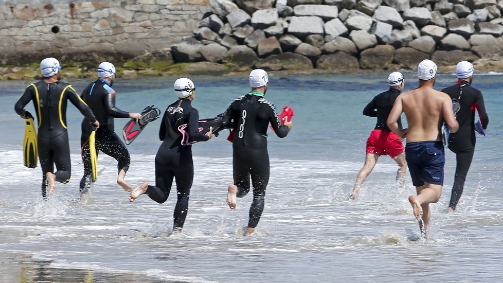 Pruebas de socorristas en la playa de Silgar