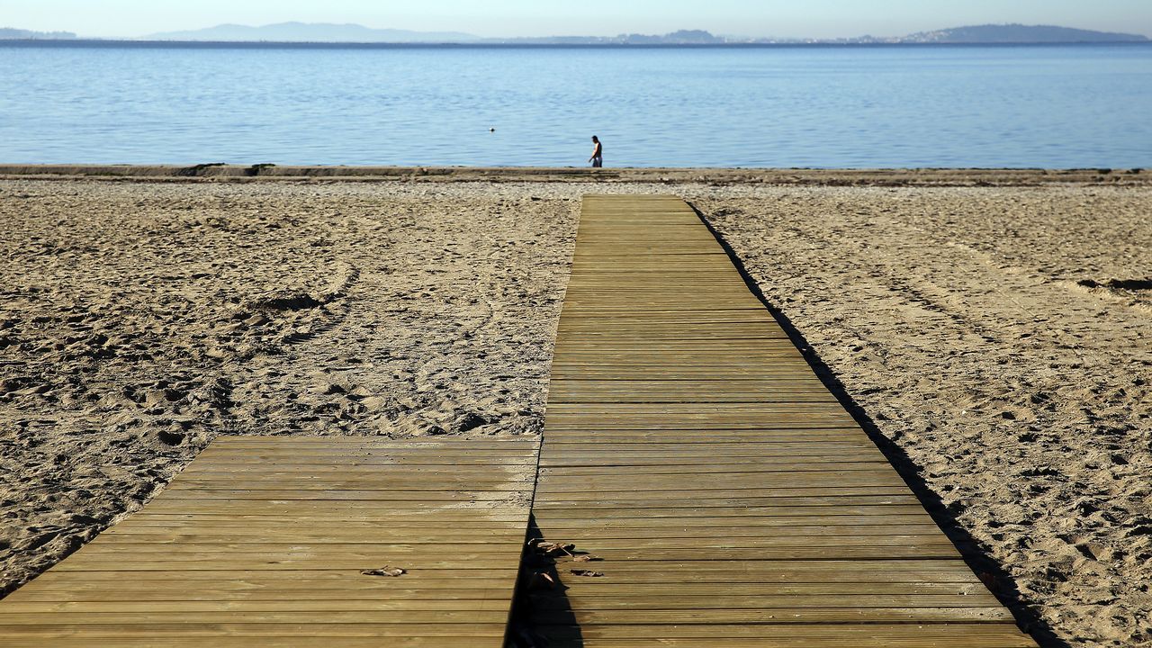 Chequeo en la playa de Tanxil.