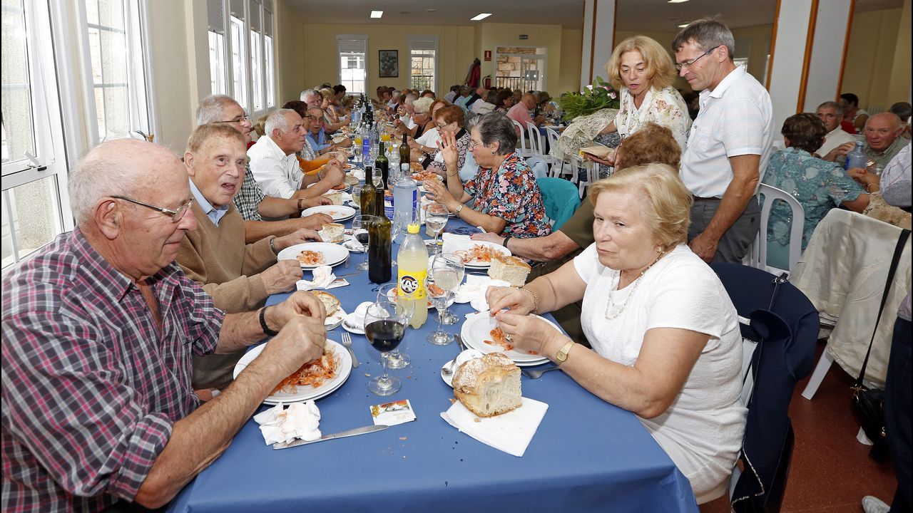 Comida de los Mayores en las fiestas de la Guadalupe.