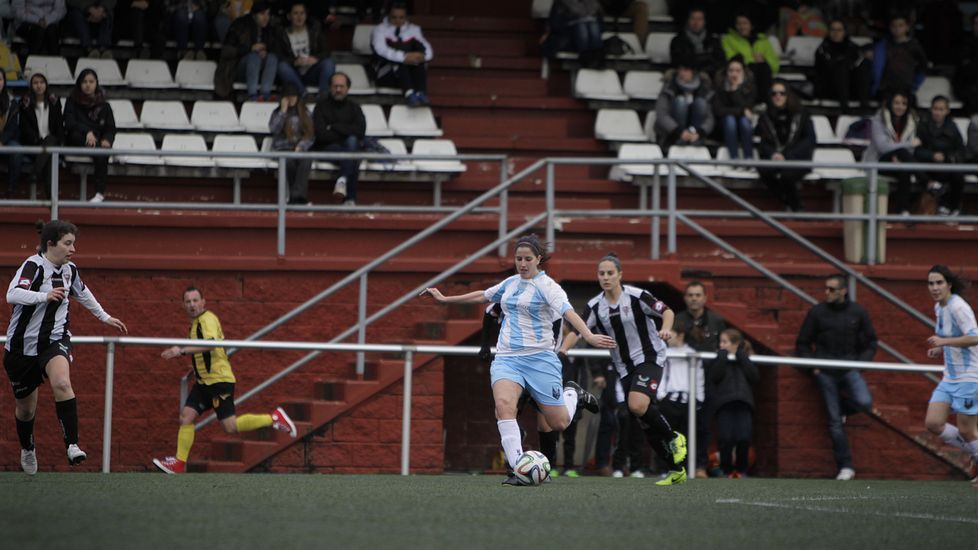 Imagen del partido celebrado el domingo en el campo de la Leyma entre Victoria y Orzán, con victoria aurinegra (1-2)