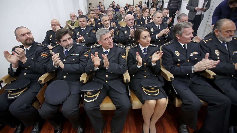 Entrega de medallas en la Policía Nacional
