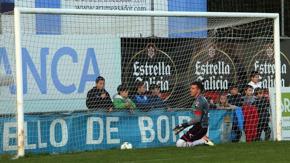 Partido de fútbol Segunda B entre Boiro y Celta B