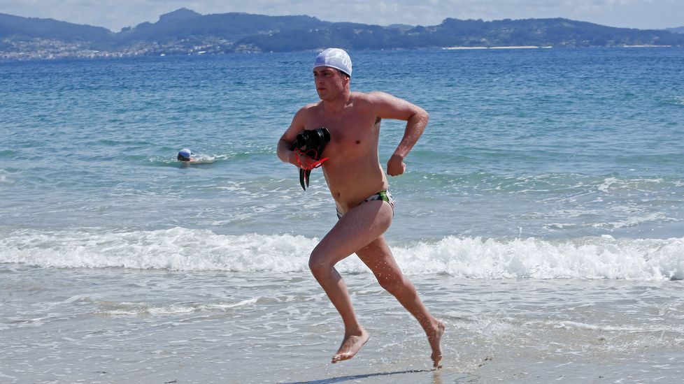 Pruebas de socorristas en la playa de Silgar