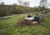 La maleza crece en el área recreativa de Val do Mao, cerca del santuario de San Eufrasio.