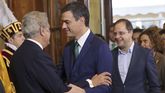 Pedro S&aacute;nchez saluda a Jes&uacute;s Posada, presidente del Congreso