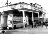 Uno de los trolebuses, saliendo de Carballo: la línea funcionó 21 años