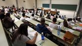 Los alumnos de Asturias se enfrentan a la primera jornada de la Evaluación de Bachillerato para el Acceso a la Universidad (EBAU), que sustituye a la Selectividad tras la implantación de la Lomce, pero que mantiene las mismas características.