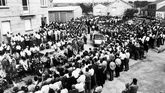 Imagen del multitudinario entierro en Sarreaus