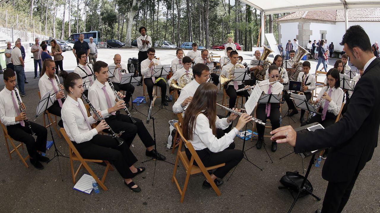 Fiestas en San Roquiño misa y procesión en honor a San Miguel