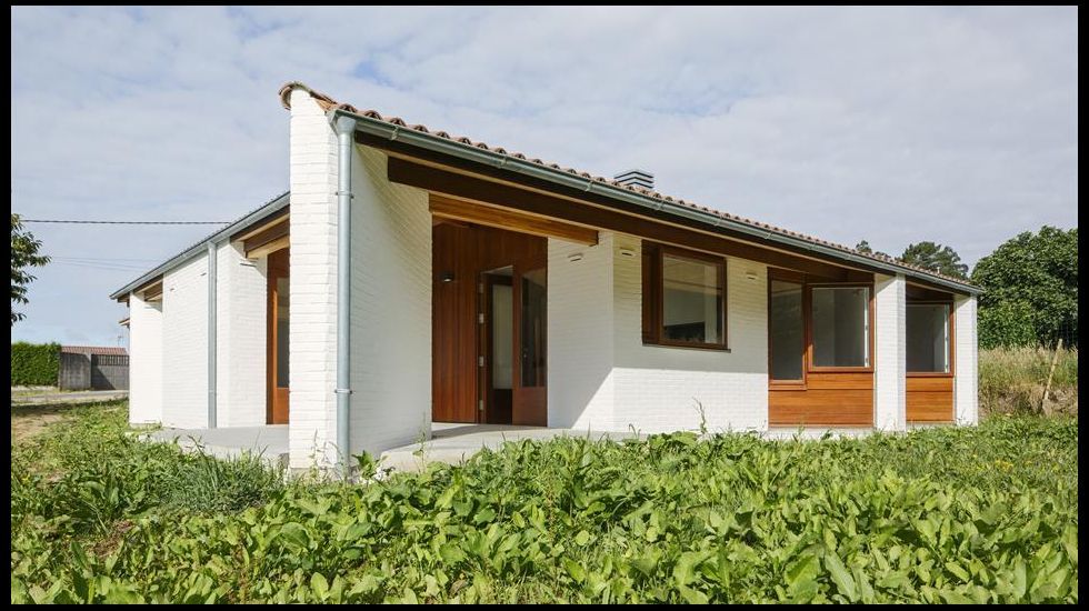 Casa a tres aguas. Oza, Teo. Finalista de Vivenda