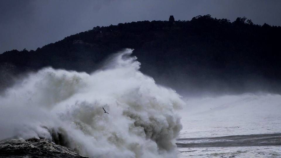 Carballo XXL.Temporal en la playa de A Frouxeira, en Valdoviño