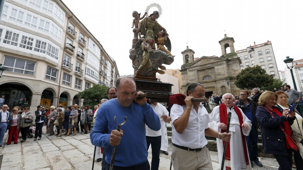 FIESTAS PATRONALES DE RIBEIRA, PROCESIÓN Y MISA DE SANTA UXÍA.