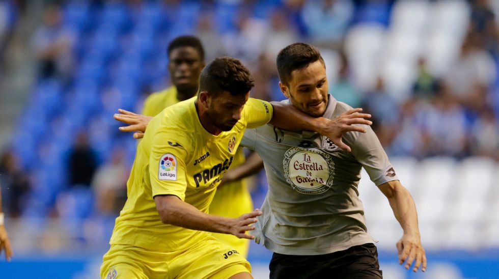 Lucas, siguiendo el partido en el palco de Riazor
