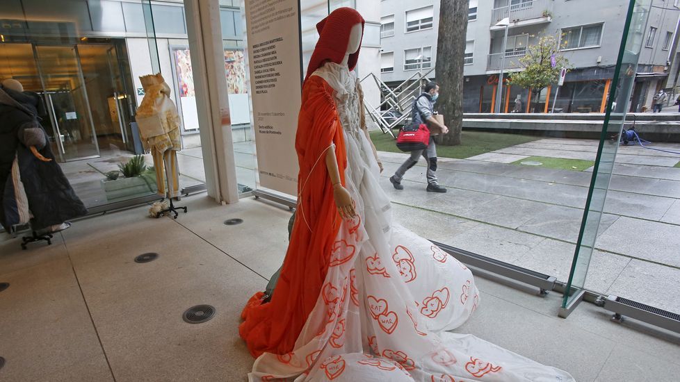 Exposición Debut de los alumnos de Esdemga en el Museo de Pontevedra