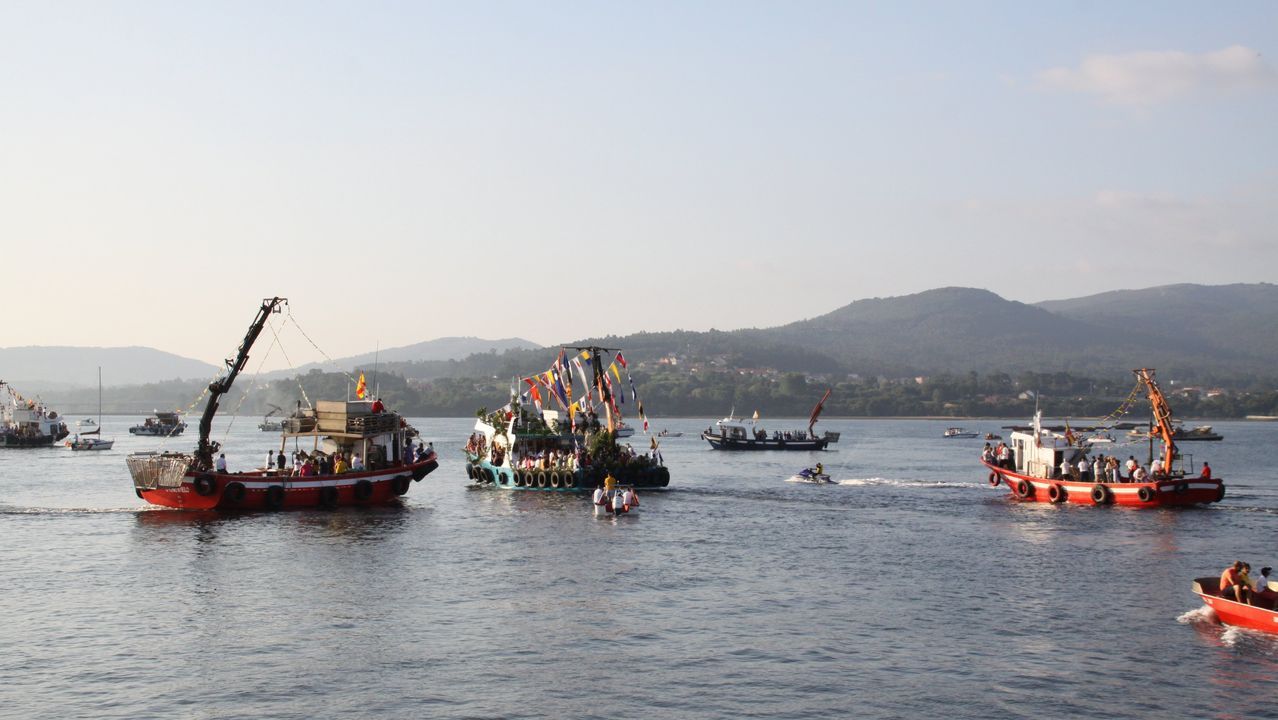 PROCESION MARITIMA DE LA VIRGEN DEL CARMEN DE RIANXO