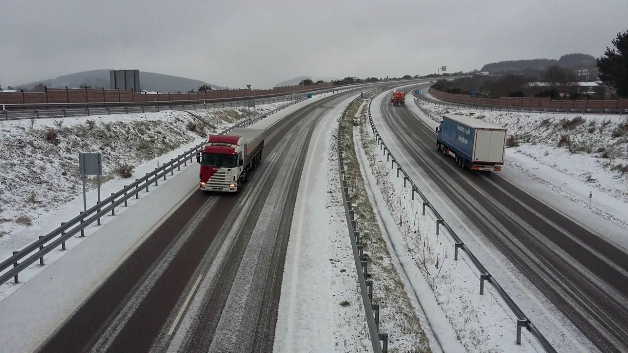 Nieve en la A-8 en Abadín