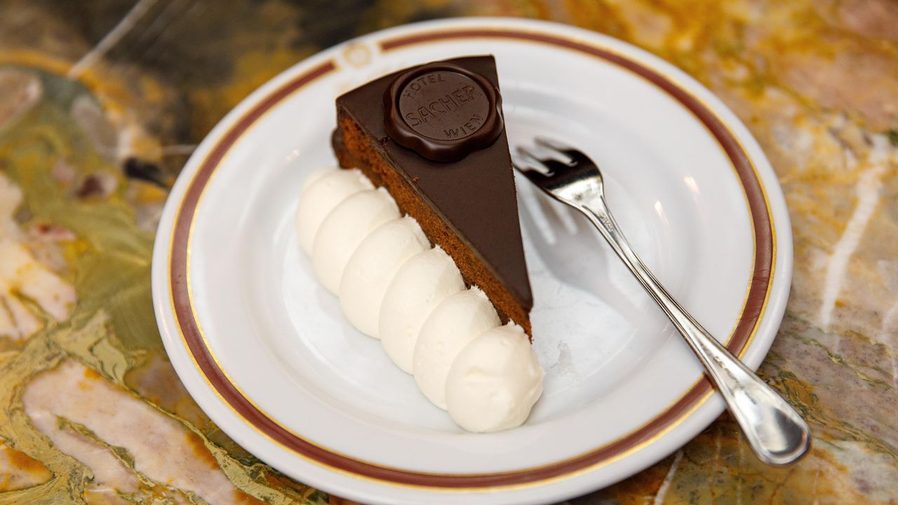El vienés hotel Sacher, que da nombre a la famosa tarta, se reinventa para encarar los tiempos post covid