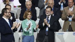 Ovaci&oacute;n de los populares en recuerdo de Rita Barber&aacute;