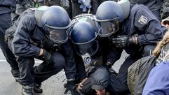 Unos 500 neonazis honran en Berl&iacute;n a Rudolf Hess en el 30 aniversario de su muerte