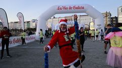 Alegr&iacute;a, disfraces y buen humor en las San Silvestre de las ciudades gallegas