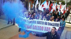 Manifestaci&oacute;n en Vilagarc&iacute;a polo convenio da conserva