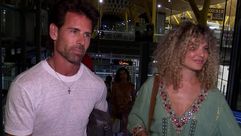 Sheila con su nuevo novio en el aeropuerto Sheila con su nuevo novio en el aeropuerto