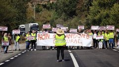 Las fotos del corte de tr&aacute;fico en la N-120 en Quiroga