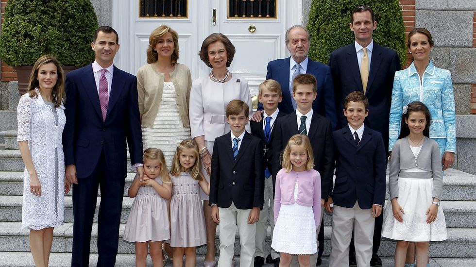 Foto de familia en mayo del 2011 durante la comunión de uno de los hijos de la infanta Cristina.