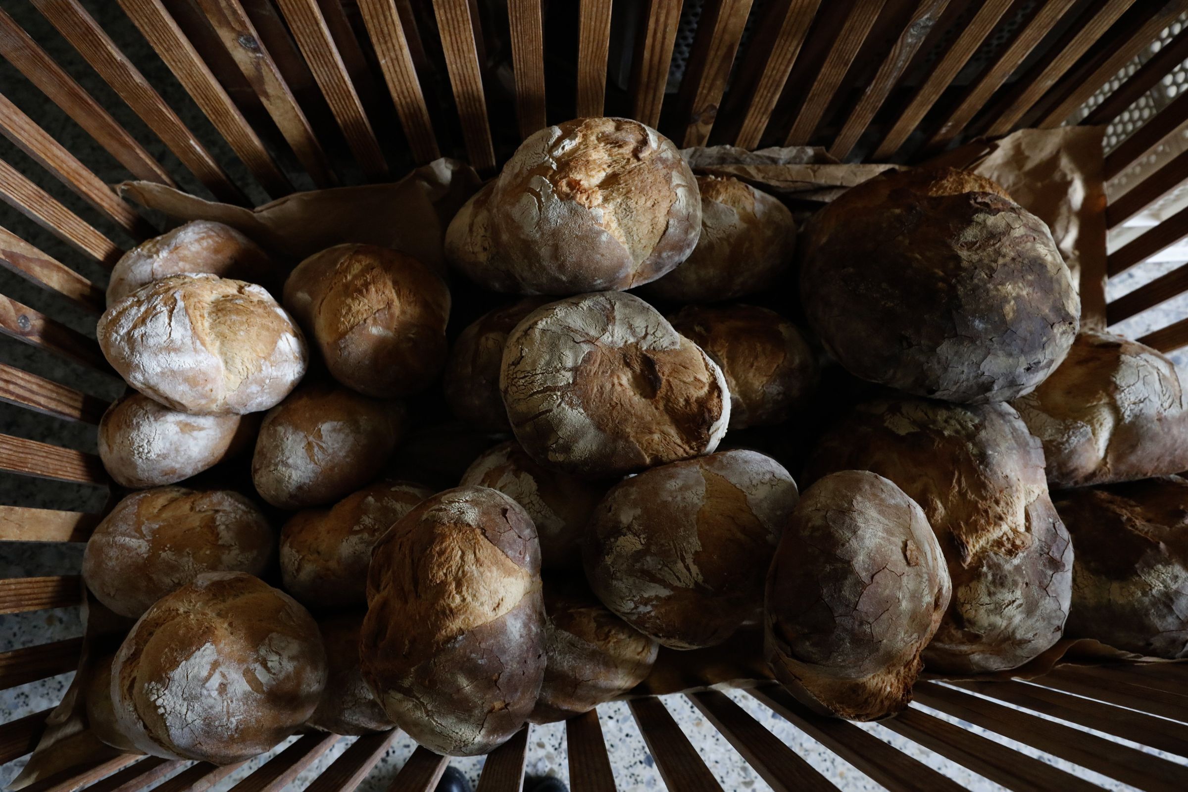 As derradeiras pezas de pan da panader�a Freira de Lourenz�, que pecha as s�as portas por non contar con relevo xeneracional. Era das m�is antigas de Galicia. 18/06/2021