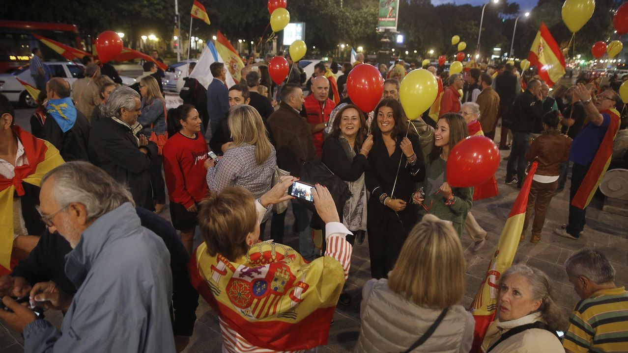 OBELISCO CONCENTRACION EN DEFENSA DE LA UNIDAD DE LA PATRIA COMUN DE TODOS LOS ESPAÑOLES LIBRES E IGUALES