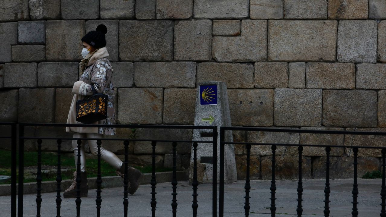 Paseando por Lugo con mascarilla