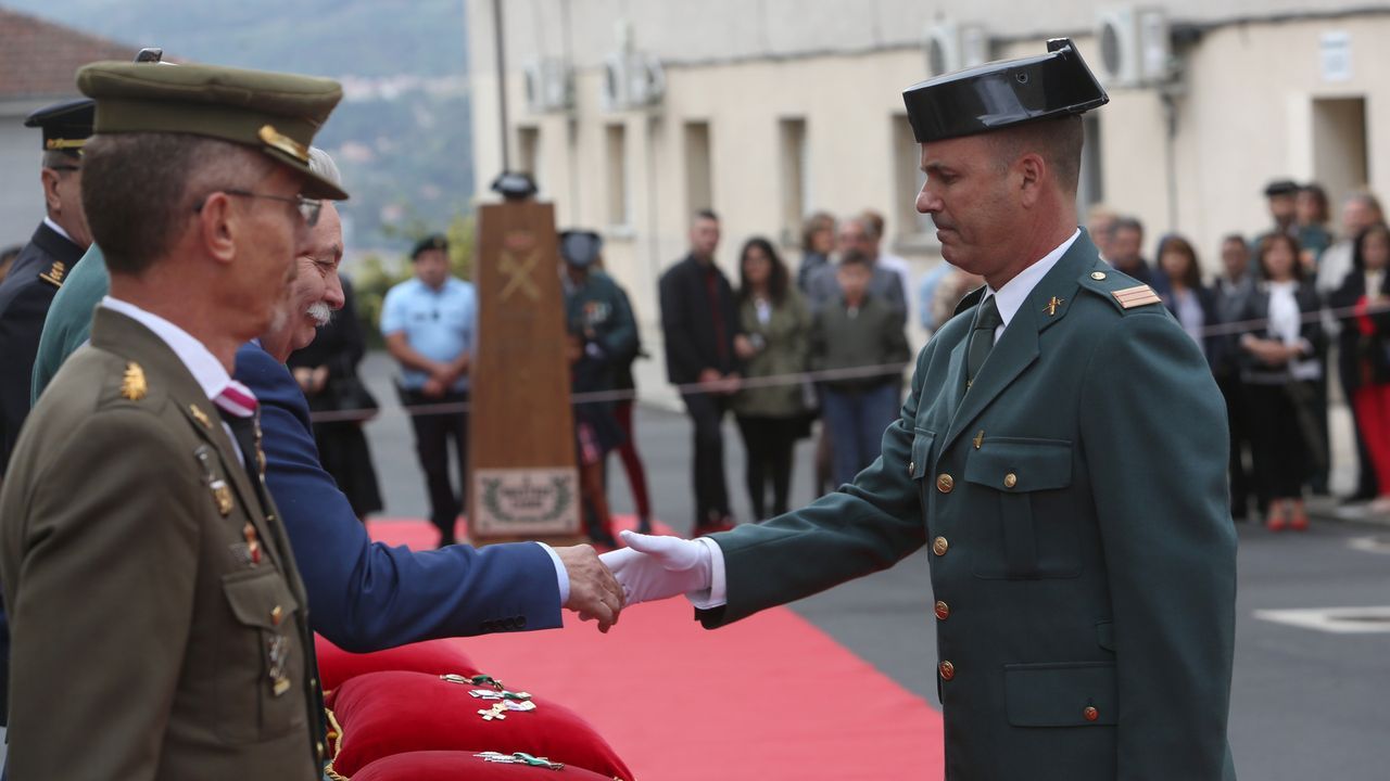 ACTO INSTITUCIONAL CASTRENSE DEL DÍA DEL PILAR.La cruz de mérito blanco también la obtuvo el sargento Juan Carlos González Torrente